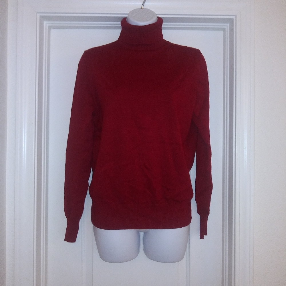 Woolen Bloom Maroon Turtleneck Sweater